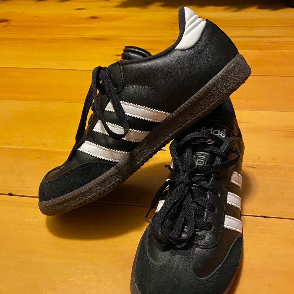 LIKE NEW Adidas Samba shoes
